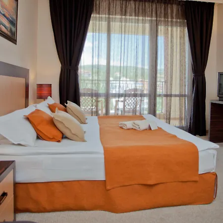 度假村 Majestic 4*