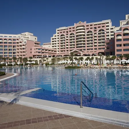 度假村 Majestic 4*