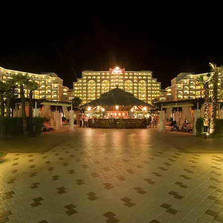 度假村 Majestic 4*