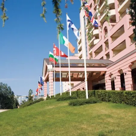 Majestic Resort 4*