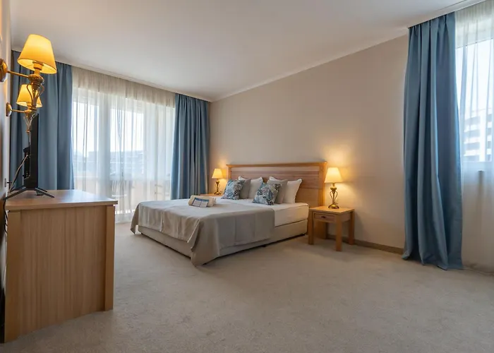 Majestic 4* Солнечный берег